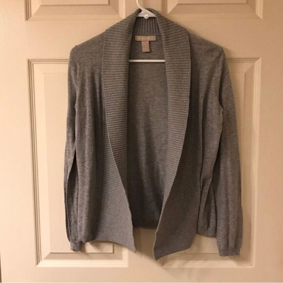 Banana Republic Women’s Gray Buttonless Cardigan Petite - Picture 2 of 9
